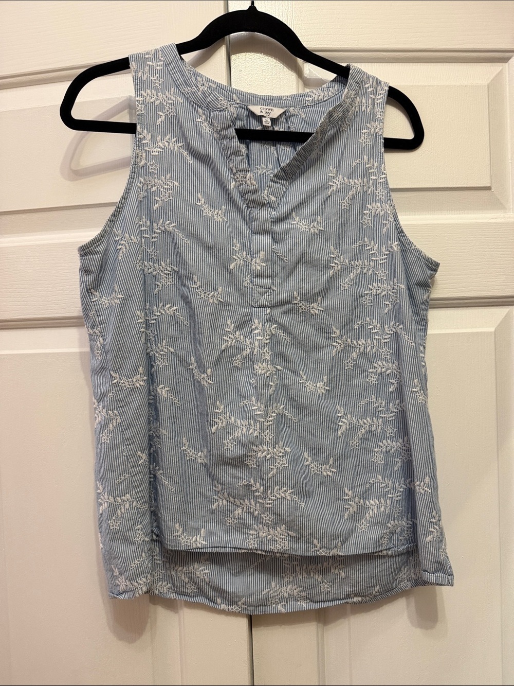 crown & ivy Light Blue and White Striped Floral Embroidered Sleeveless Top